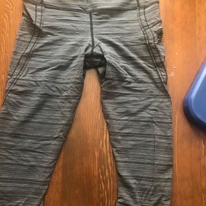 Lululemon crop size 6